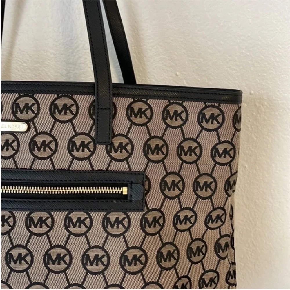 Michael‎ Kors Signature Tote